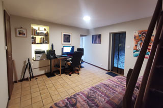 Dégagement du 1er étage avec accès aux chambres - maison familiale