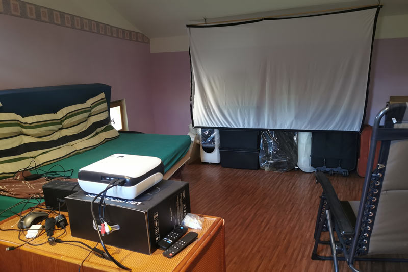 Espace polyvalent au 2ᵉ étage – idéal pour chambre d’appoint ou bureau