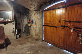 Garage voûté d’environ 70 m² - vue 1 - maison de village à Saint Jean de Serres