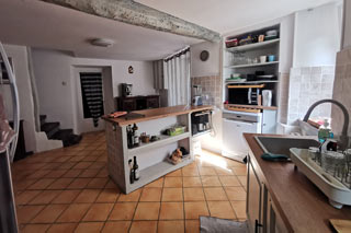 Salon du rez-de-chaussée - vue 4 - maison familiale à Saint Jean de Serres